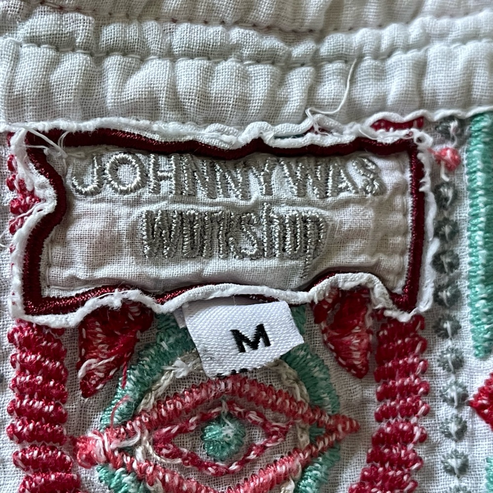 Johnny Was blouse. Boho vibes! Beautiful multi-color embroidery! EUC!